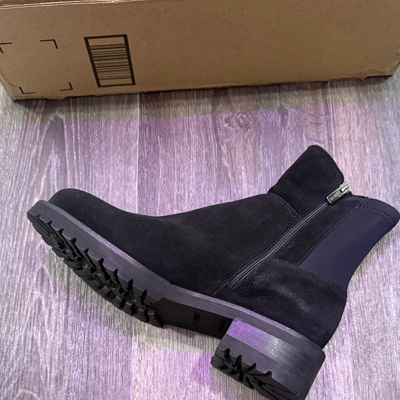La CANADIENNE Calias Black Suede ankle Boots Sz 8.5 • New - Picture 3 of 6